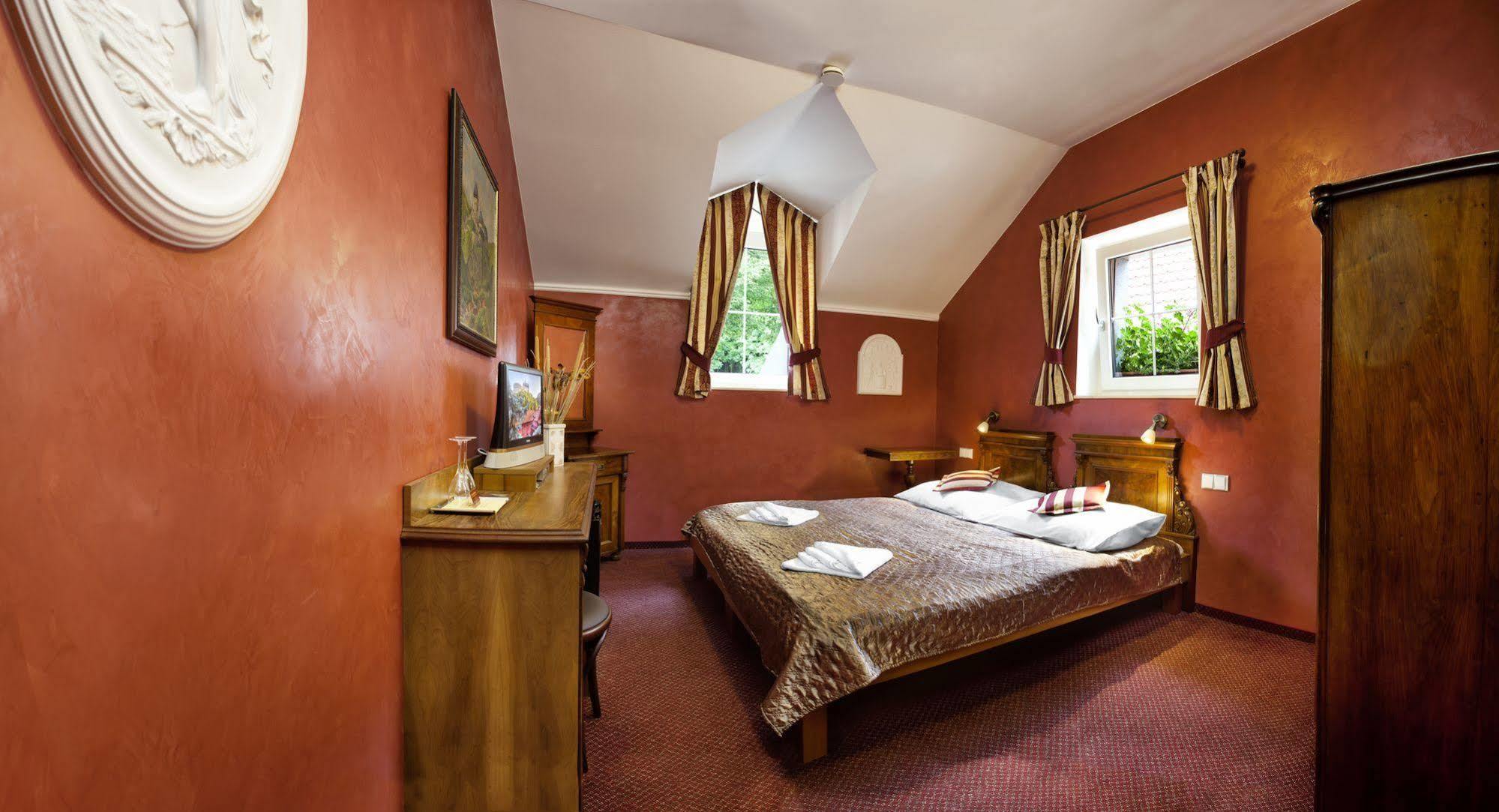 Hotel Karlstejn & Spa Экстерьер фото